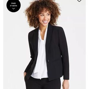 Kasper Women's Black Crepe Pant Suit Set